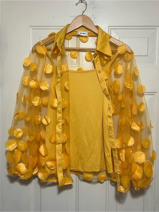 Tops - WoWo Mustard Yellow 3D Floral Mesh Button-Up Blouse with Cami Set Size L